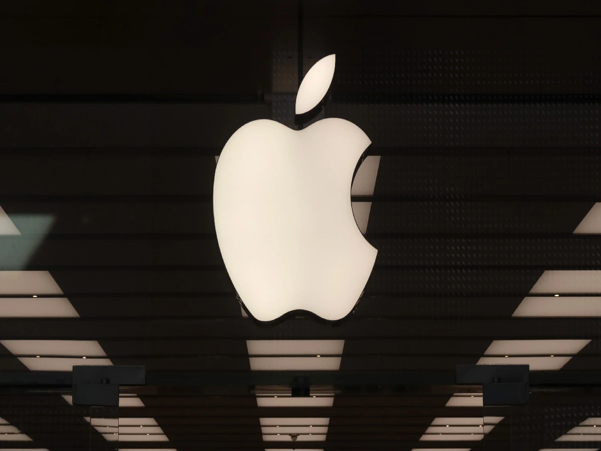 Apple NotificationsThe Apple logo is seen hanging at the entrance to the Apple store on 5th Avenue in Manhattan, New York, U.S., October 16, 2019. REUTERS/Mike Segar