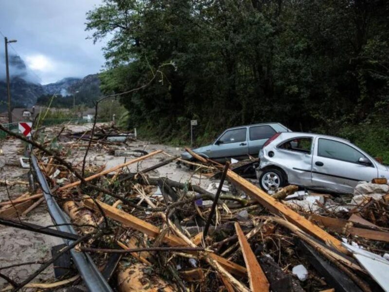 Vehicles damaged by floods in Donja Jablanica