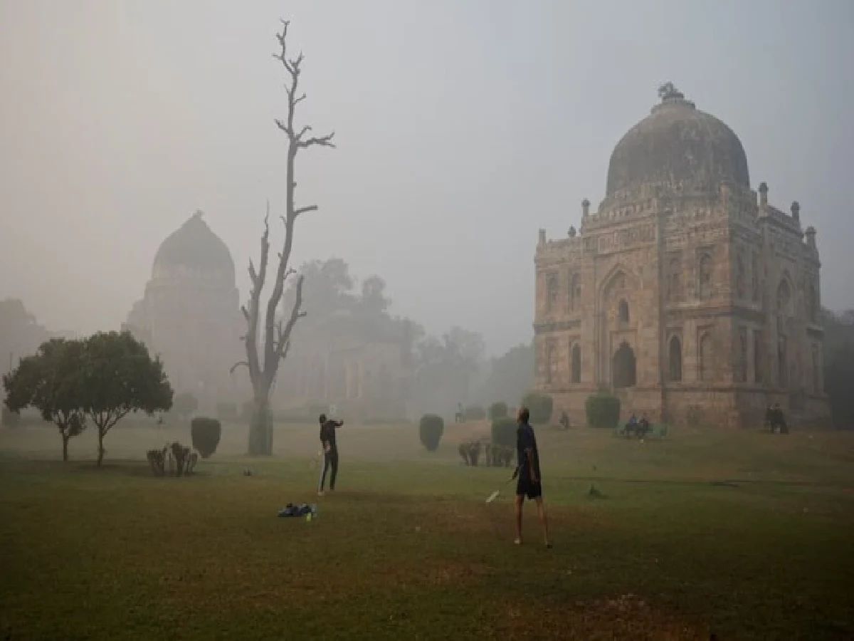 A layer of haze shrouded the city, slightly blurring the silhouettes and hampering visibility, according to the Central Pollution Control Board (CPCB).