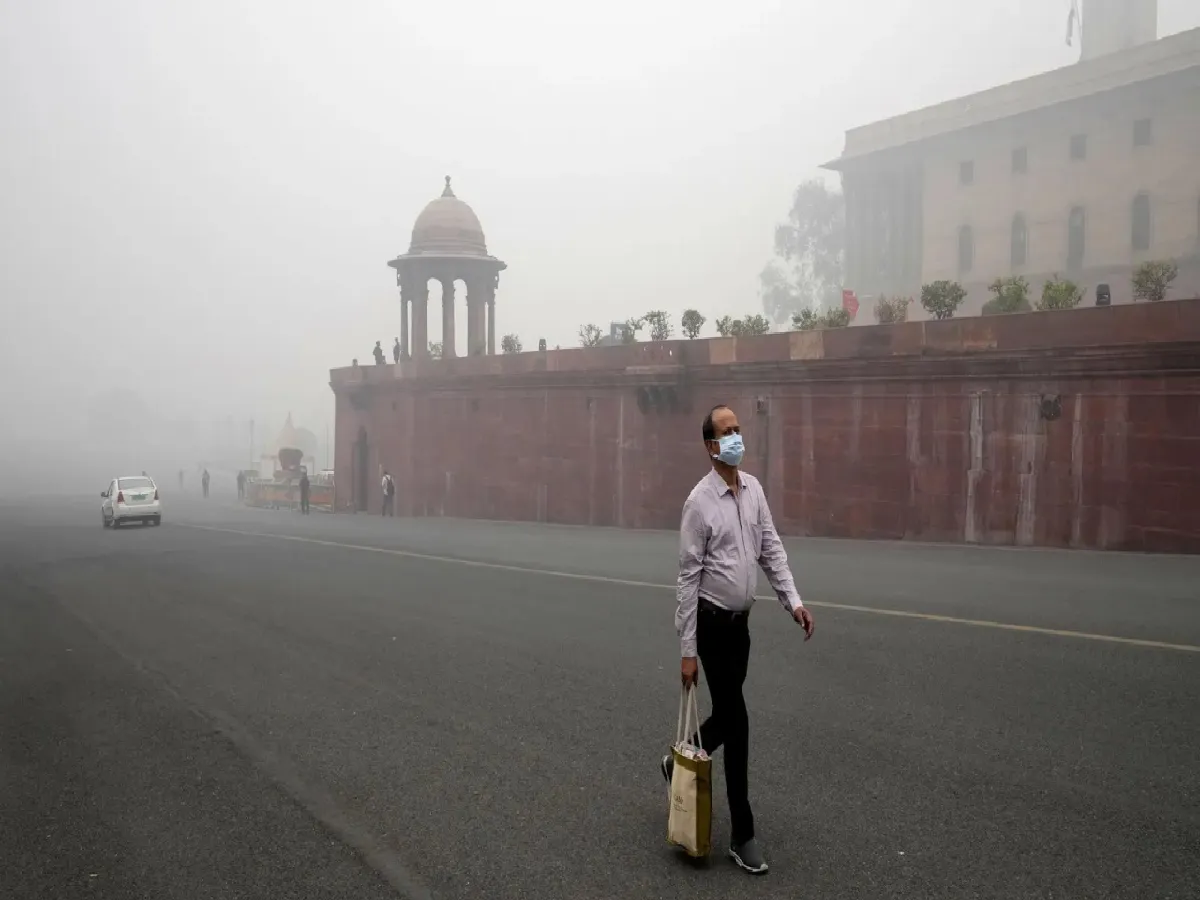 A layer of haze shrouded the city, slightly blurring the silhouettes and hampering visibility, according to the Central Pollution Control Board (CPCB).