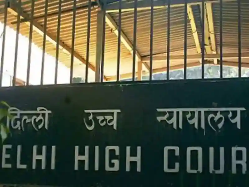 Delhi High Court directed Delhi University and students to submit a report within 10 days confirming the return of all properties.