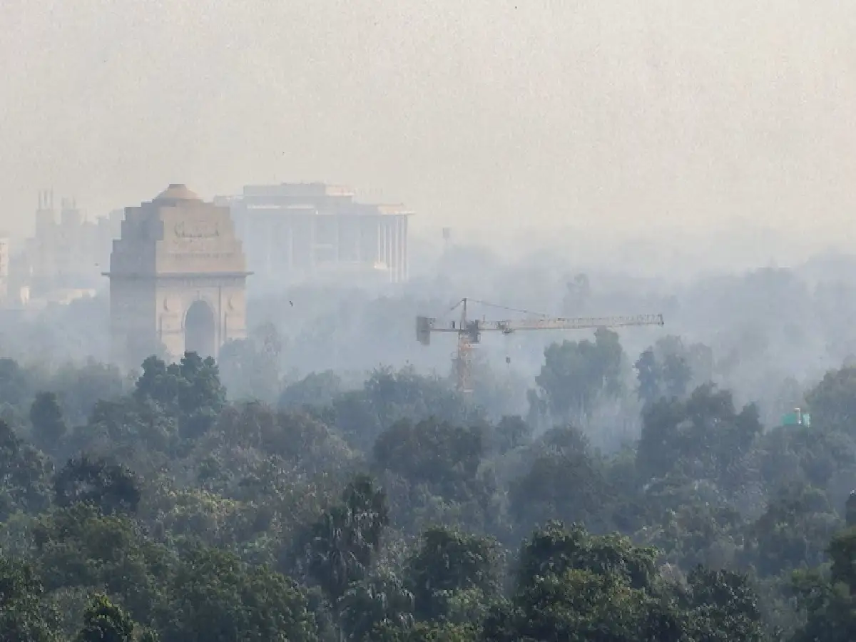 Delhi'S 24-Hour Average Aqi, Recorded At 4 Pm Every Day, Stood At 382