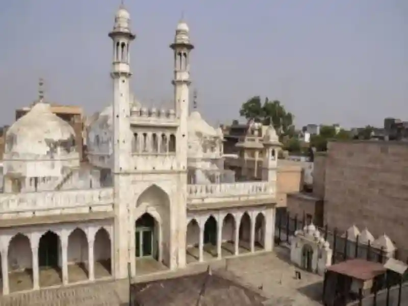 GyanvapiOn May 16, 2022, during a court-ordered survey of the Gyanvapi premises, a structure found in the wazukhana (ablution pond) area was claimed to be a “shivling” by the Hindu side whereas the Muslim party claimed it to be a “fountain”.