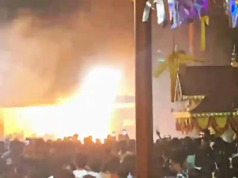 Authorities suspect that a cache of fireworks was hidden in a store near the Veerakavu temple. This incident happened when it abruptly ignited. A lot of important officials are present at the venue.