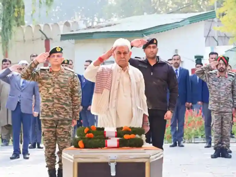 Martyr Jeevan Singh Rathore's final rituals were held with official honors in his village, where many people joined his journey.