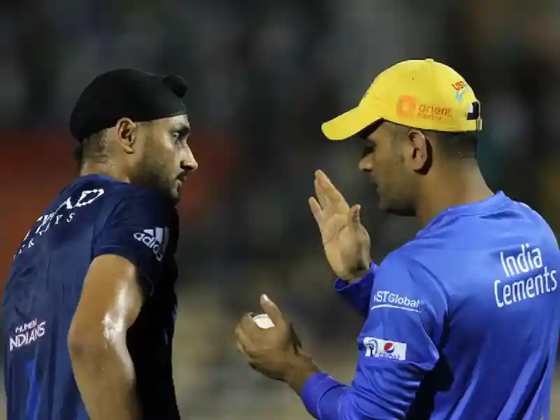 MS Dhoni and Harbhajan Singh