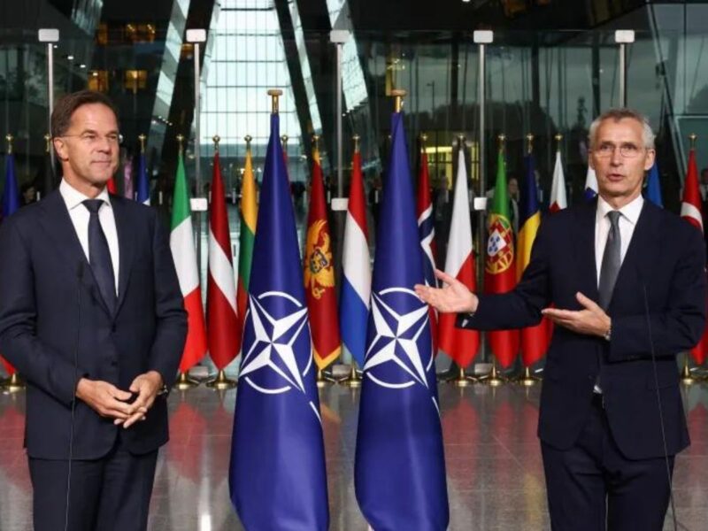 Mark Rutte and Jens Stoltenberg give a press statement in Brussels