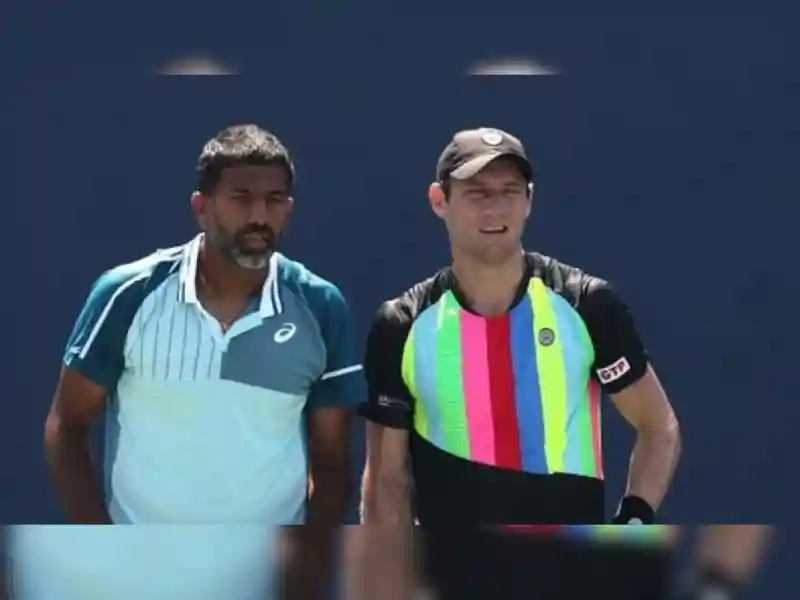 Rohan Bopanna and Matthew Ebden in action