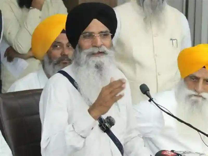 SGPC cautioned SAD leader Valtoha to uphold proper behavior.