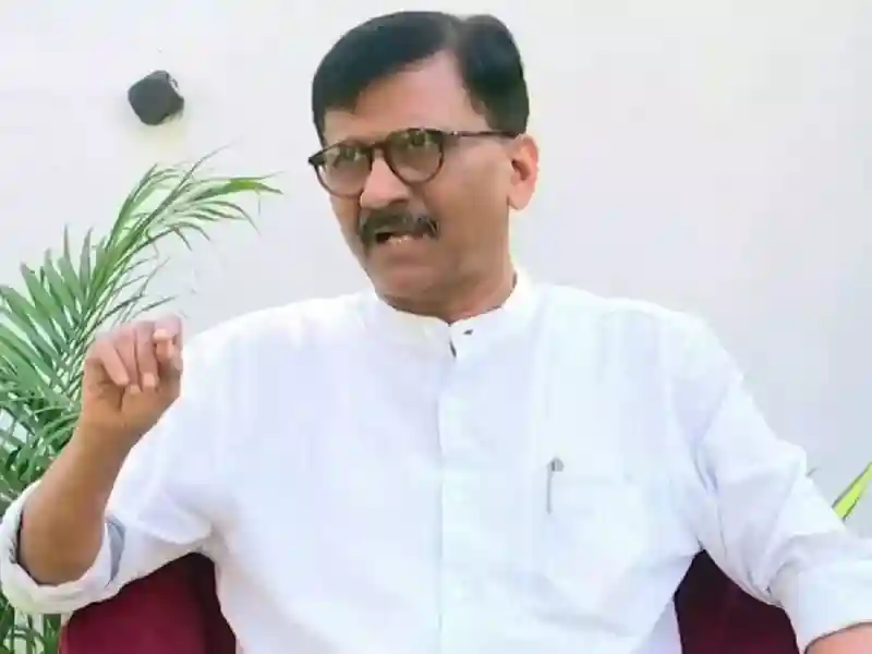 Sanjay Raut Supports Sawant While Bjp'S Bawankule Criticizes Raut For His Actions In Maharashtra.