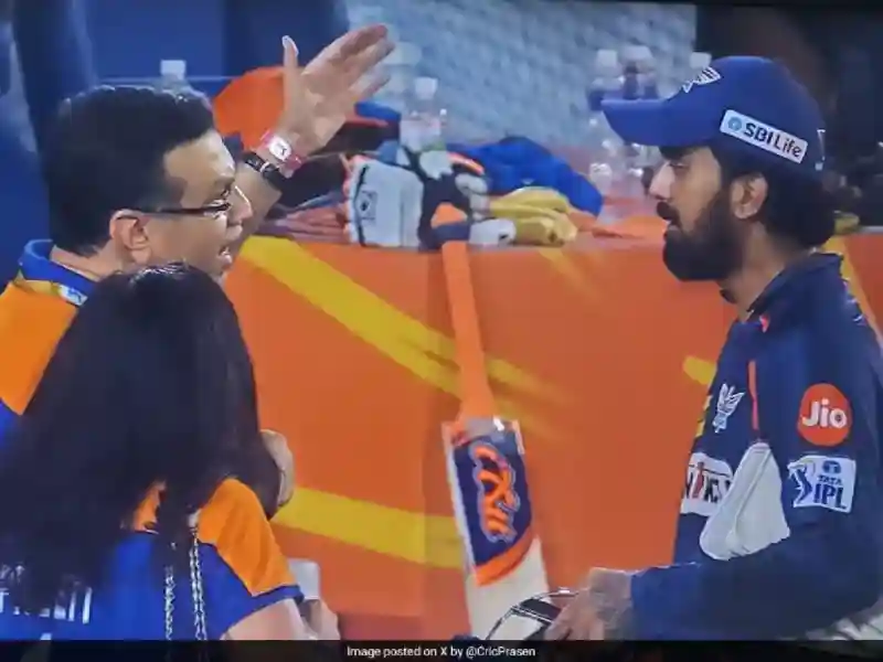 Sanjiv Goenka (L) and KL Rahul